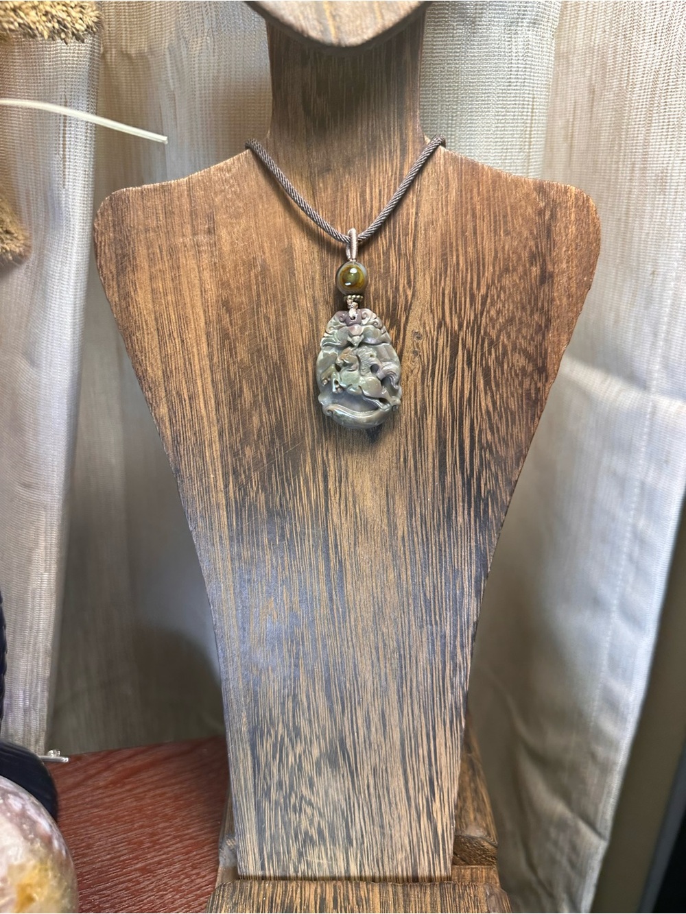 Alashan Agate Horse Carving Pendant Necklace on Brown Rope - Picture 14 of 16